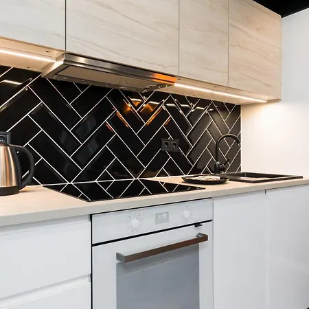 Stylish Opienskiego By Renters Apartment *