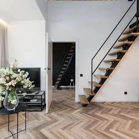 Stylish Opienskiego By Renters