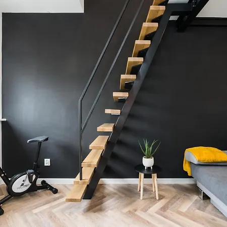 Stylish Opienskiego By Renters Apartment